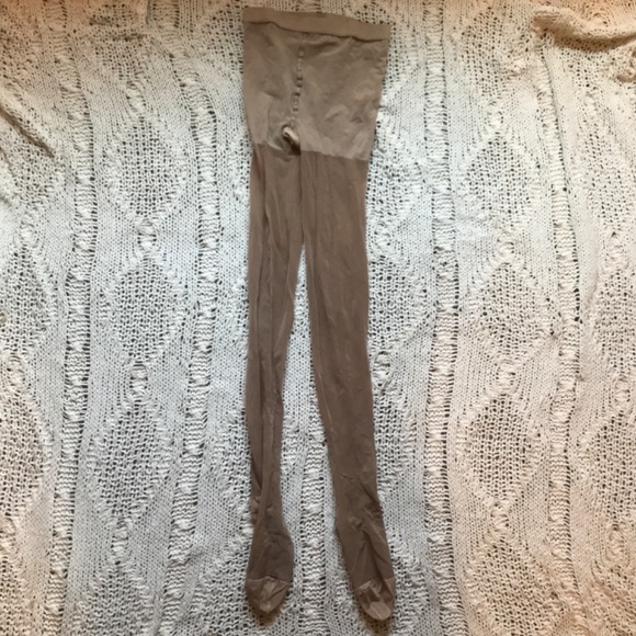 sheer nude compression 15-20 mmhg closed toe pantyhose - Picture 3 of 3